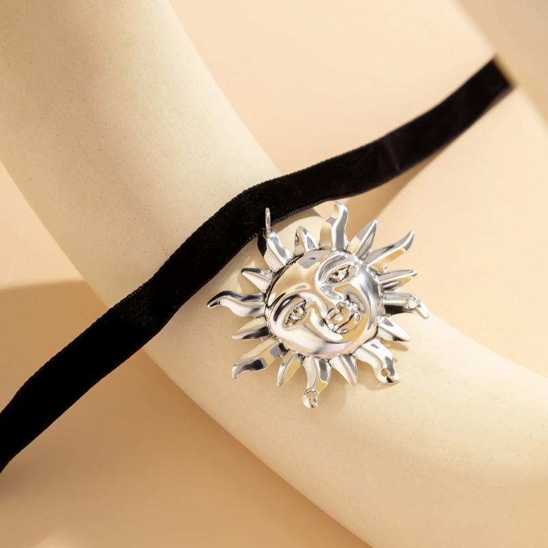 Chic Sunflower Charm Necklace Alloy Pendant Choker Chain Retro Sun Flower Choker Necklaces Handmade Neckchain