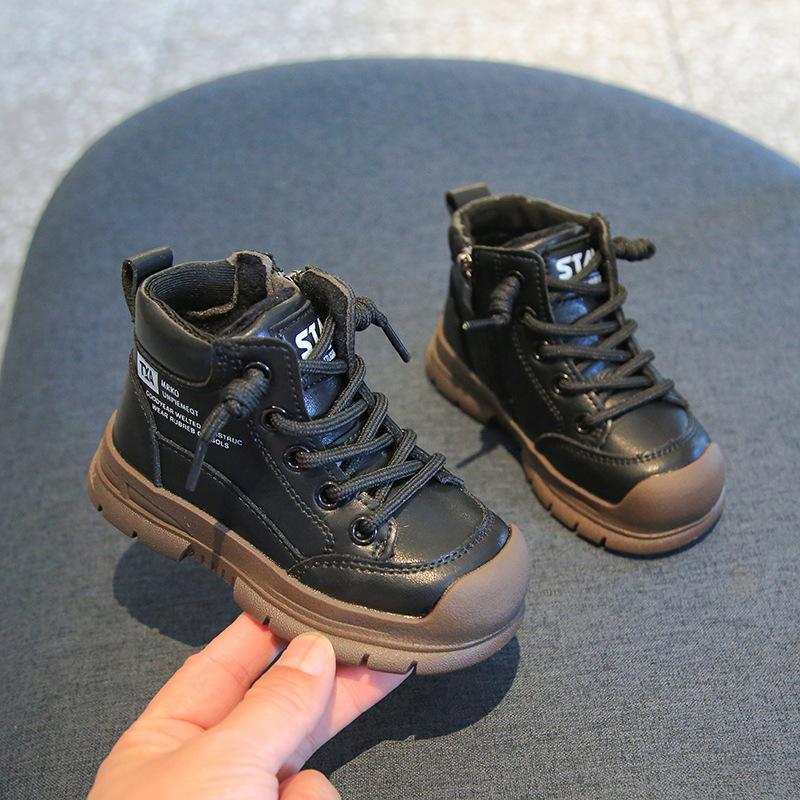 Детская обувь, новые нескользящие зимние ботинки с толстой подошвой и хлопковыми вставками, модные теплые плюшевые кроссовки для девочек, мягкая подошва, кроссовки для кампуса