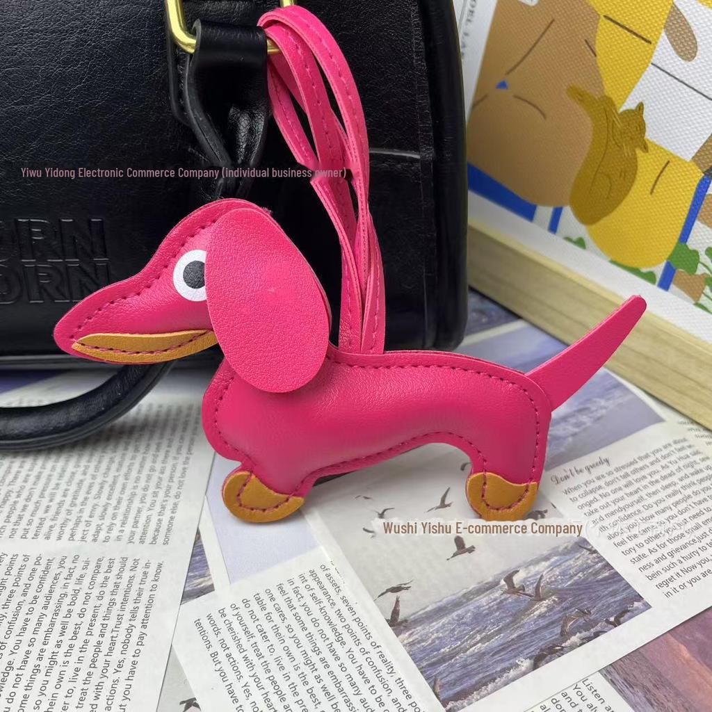 Dachshund Puppy Keychain: Cute Dog Pendant for Bags & Cars - Perfect Creative Gift