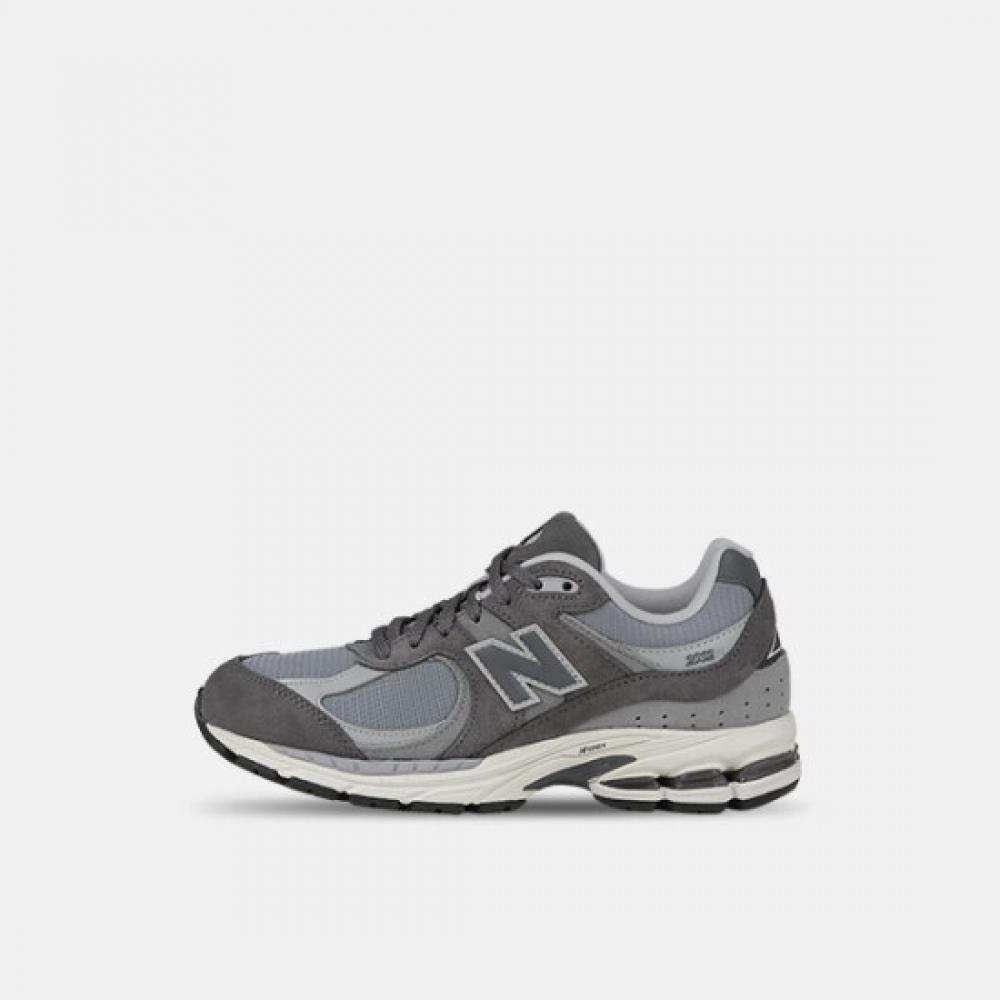 New Balance Men S woMen S 2002r SneakerS caStle Rock Gray U2002rcb