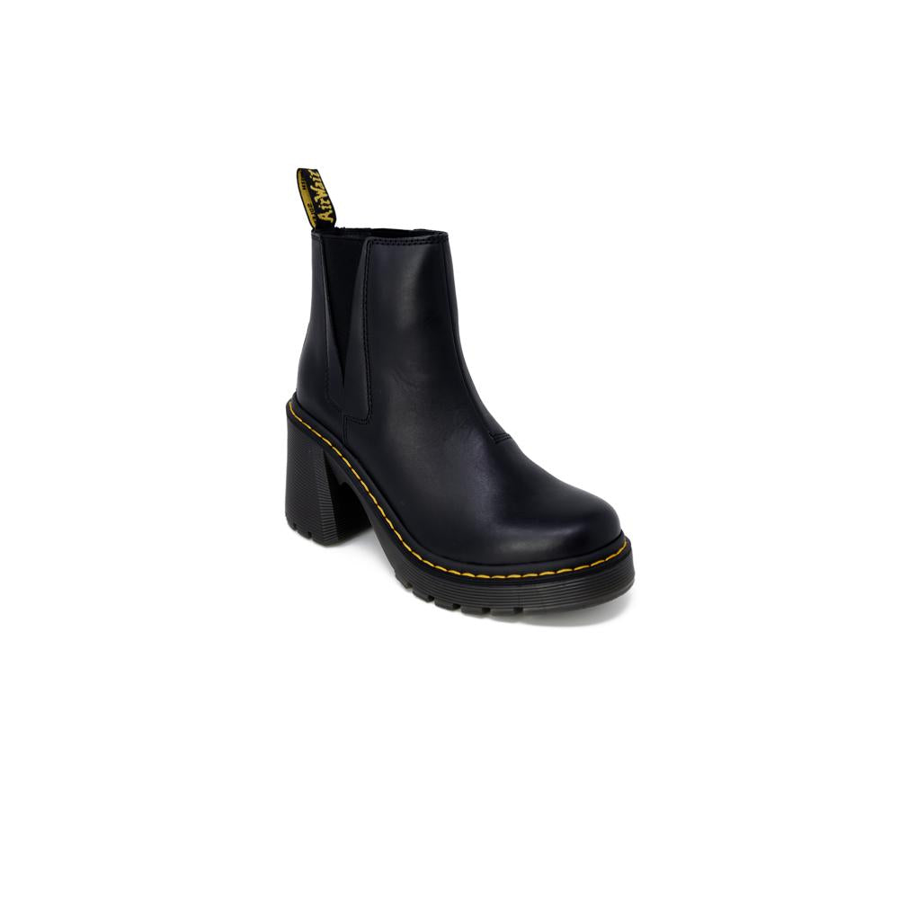 Chelsea boots Dr. Martens black lifestyle
