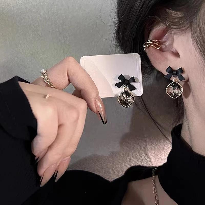 Lady Black Zircon Bow Dangle Earrings for Women Personality Temperament Pendant Earrings Girls Jewelry Gift Accessories ADM
