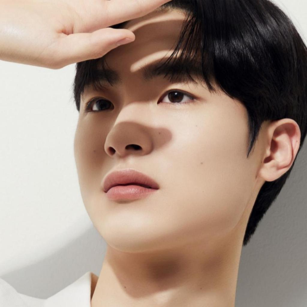 [OBgE] Солнцезащитный карандаш Pore Zero Oil Control SPF50+ PA++++, 18 г