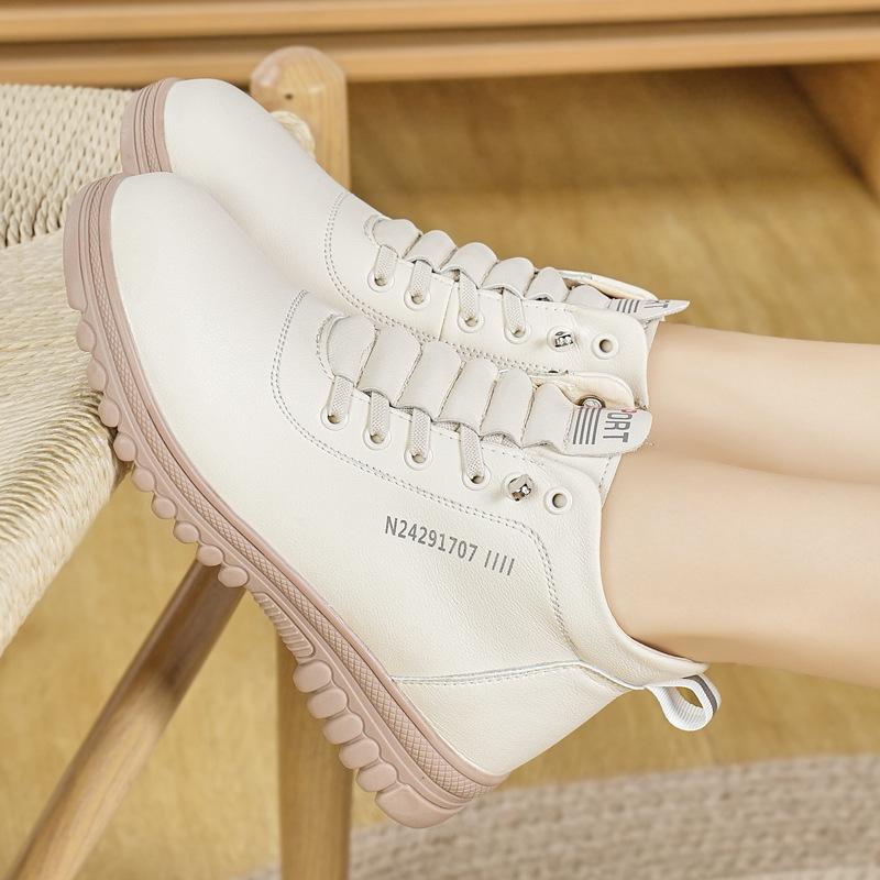 2024 Spring/Autumn Women's Comfortable Travel Shoes, Mid-Calf Fleece-Lined Boots for Middle-Aged Ladies, Casual Mom Shoes for All Seasons