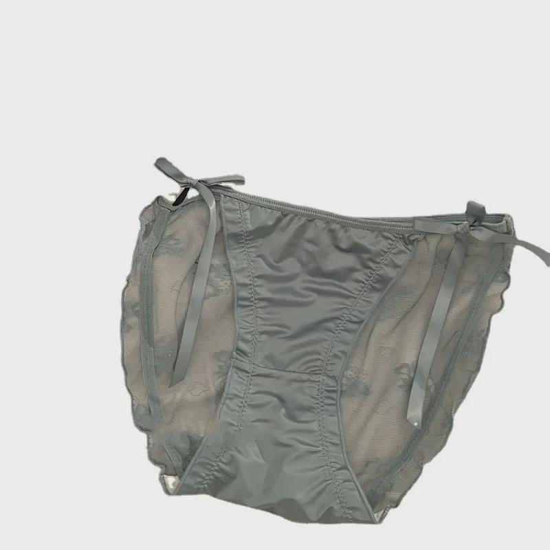 Трусики из шелковистого атласного кружева с заниженной талией - роскошное, прозрачное и сексуальное женское нижнее белье