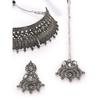Sukkhi Привлекательное колье-чокер из оксидированного серебра с серьгами | Набор Mangtikka для женщин