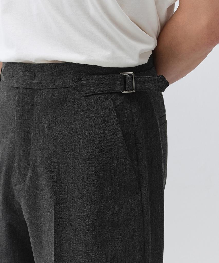 MUSINSA STANDARD Classic Adjust Half Slacks [Charcoal Gray]
