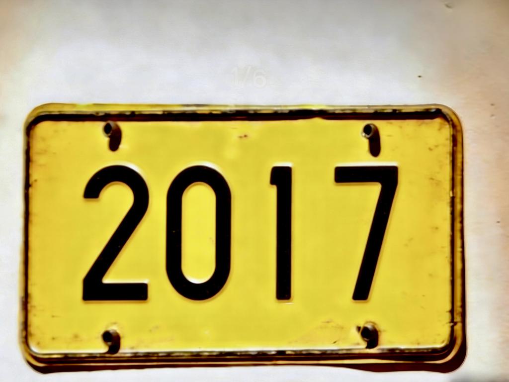 Vintage s Year Number Retro Yellow License Plate Pattern Aluminum Metal Painting High Definition Clear Print Bend Resistant