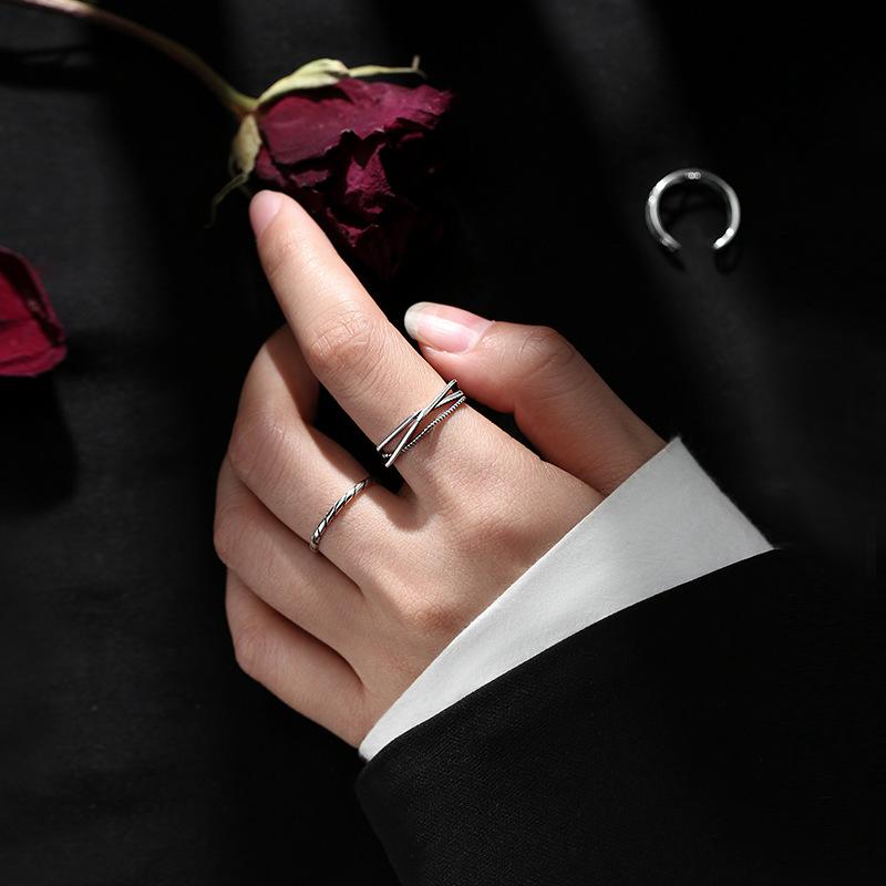 Open Thread Wavy Twist Line Ring Trendy Simple Retro Hollow Geometric Rhombus Ring Women