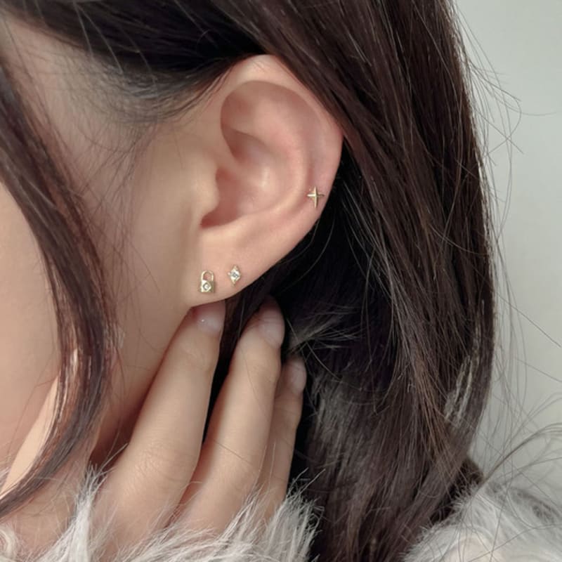 Youngglow 14k Flash Lock Piercing