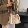 New Plush Bucket Bag for Autumn and Winter, Women's High-end Texture Niche Design Commuter Handbag