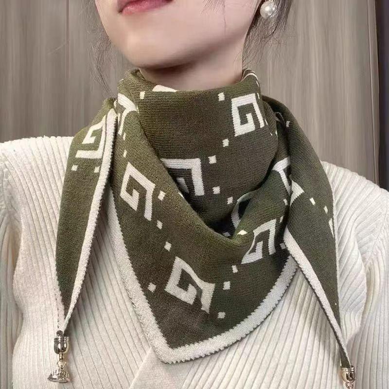 Warm Knitted Magnetic Buckle Triangular Neck Warmer Scarf