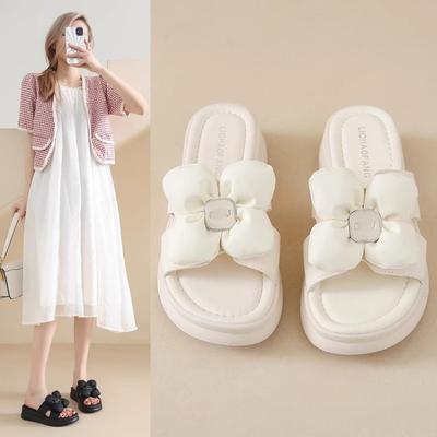 Бисквитный торт одно слово драг женские летние 2025 новая мода бант толстая подошва увеличивающие рост пляжная обувь нескользящие крутые шлепанцы