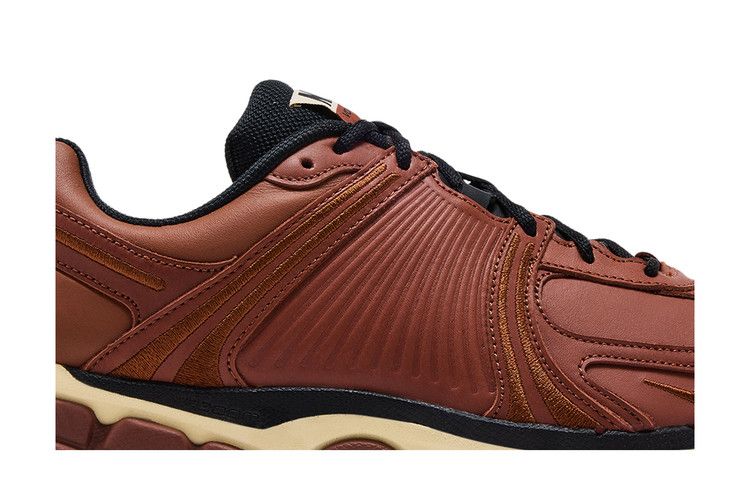 Nike Zoom Vomero 5 без Swoosh Pony Sail