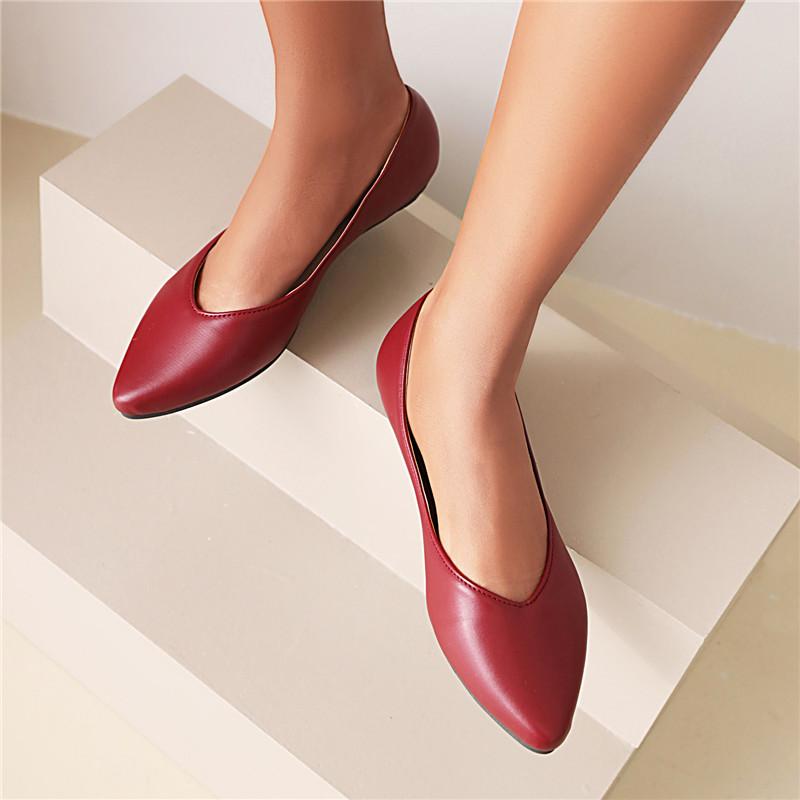 Women's Flat-soled Single Shoes Spring and Summer Pointed Shallow Mouth Large Size Casual Low-top Shoes