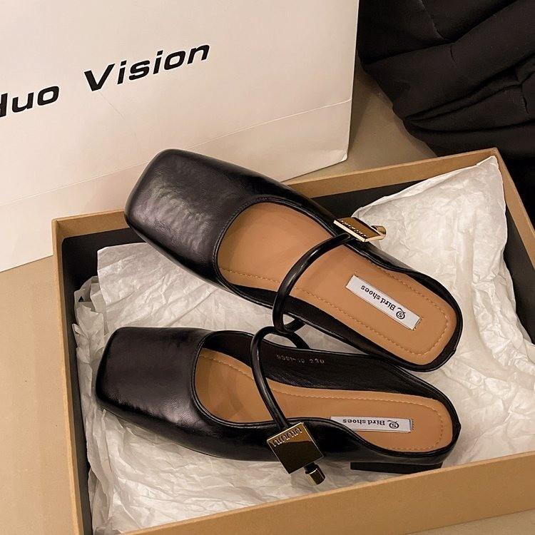 С полутапочками-мешками на плоской подошве 2025 года, женщины носят модные тапочки весной и летом, нежные туфли Мэри Джейн и юбки