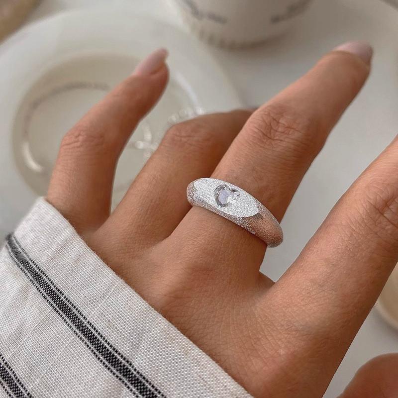 Модное кольцо с мотивом «Шикарное сердце», регулируемое, для женщин, украшенное сверкающими стразами