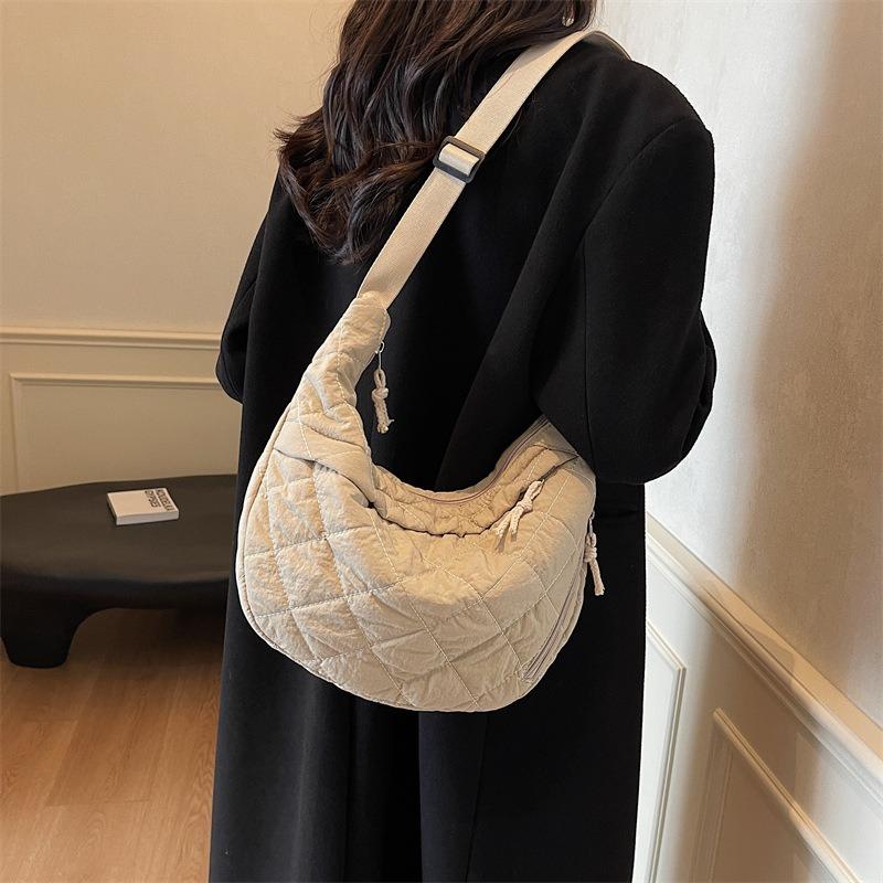 Rhombus Dumpling Bag Autumn and Winter New Trendy Casual Large Capacity Solid Color Cloth Bag Light Commuter Shoulder Messenger Bag Women