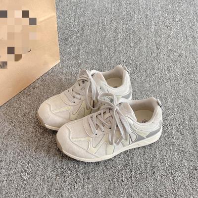 Ретро нишевая обувь не сталкивается с кедами женские модели осень 2025 новые на толстой подошве белые туфли повседневная обувь трендовая женская