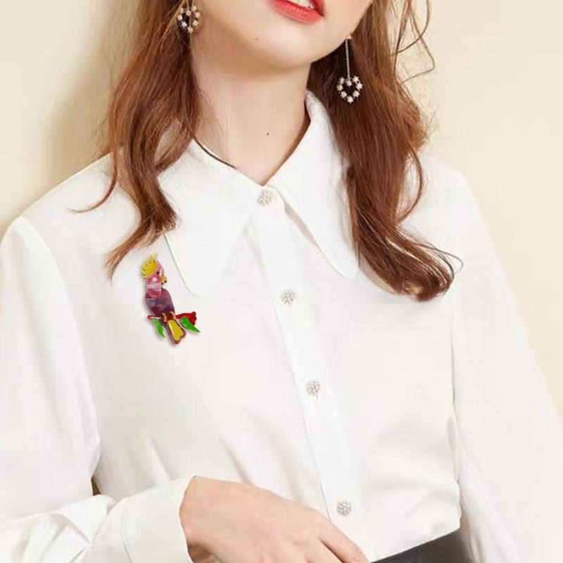 Fashionable Sophisticated Parrot Lapel Pin with Dripping Oil Designs Contrast Accessory for Party Supplies Costumes