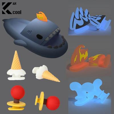 2 шт., тапочки с милой акулой, украшения обуви для женщин и мужчин, летние подвески, аксессуары, плавники, светящиеся в темноте подвески, пряжка для обуви, сделай сам