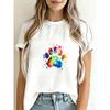 Белая футболка с круглым вырезом и радужным принтом лап для повседневной носки