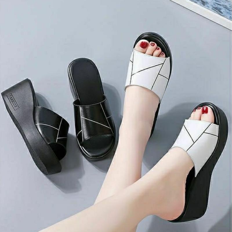 Модные женские тапочки, черные сандалии, кожаные шлепанцы, туфли на танкетке для женщин, обувь 2024 года, роскошная уникальная натуральная кожа, новая коллекция, тренд