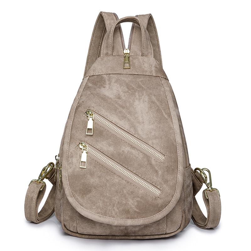 Женщины часто используют рюкзак, сумку через плечо, одноплечевую сумку большой вместимости и дорожный рюкзак