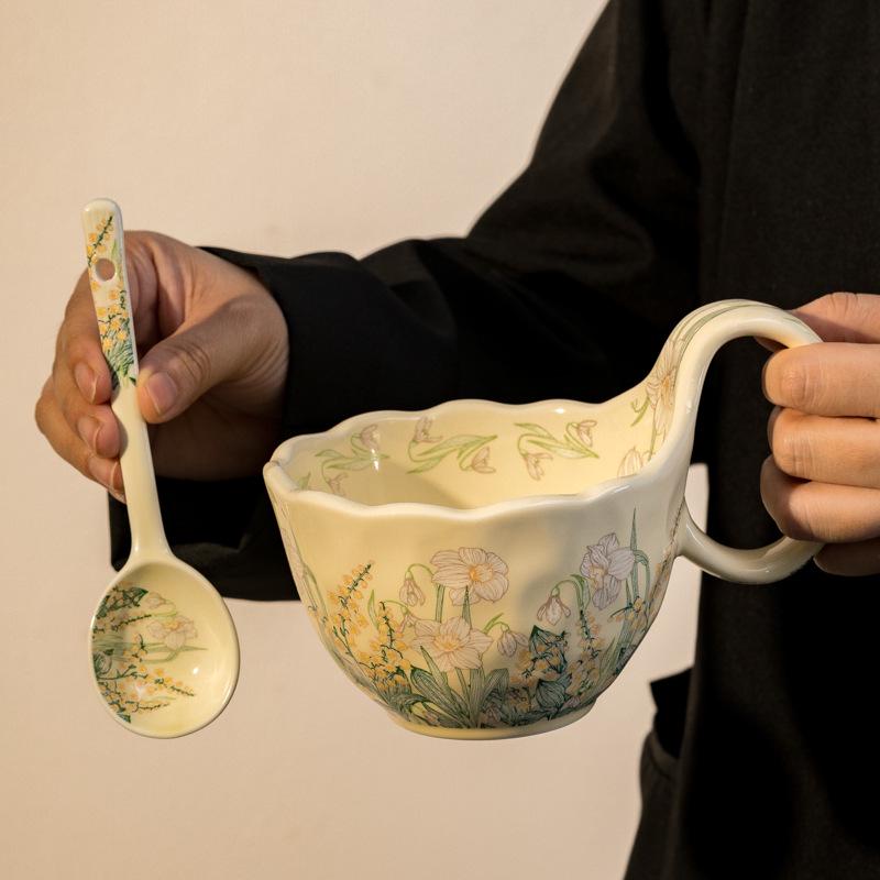 Керамическая кружка с изогнутой ручкой, ложкой и блюдцем, цветочный дизайн, идеально подходит для завтрака, овсянки, молока, кофе.