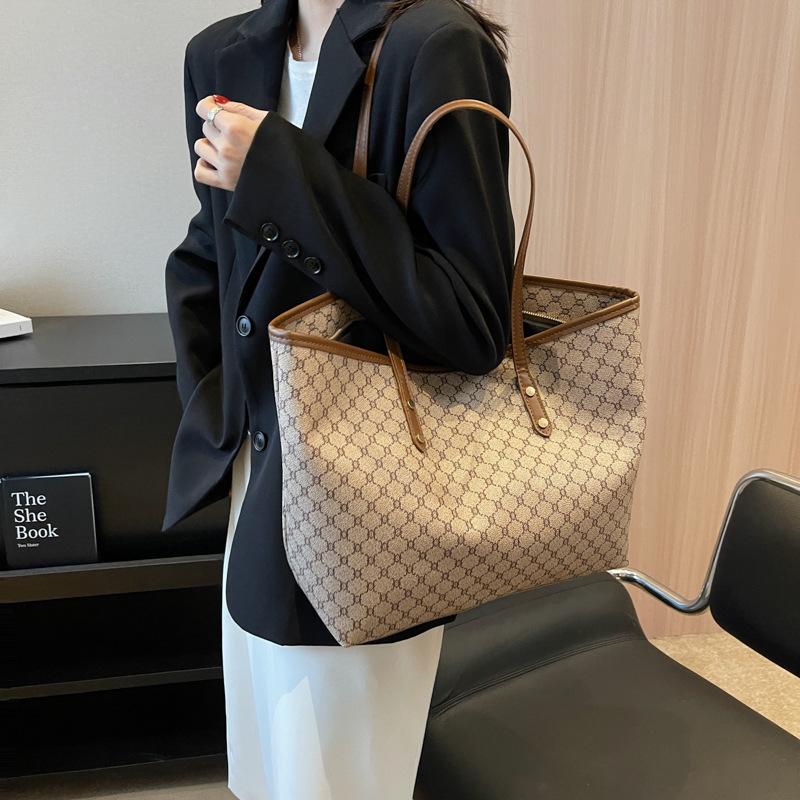 Продвинутое чувство иностранного стиля, универсальная ручная сумка, женская модная сумка через плечо, вместительная сумка-тоут