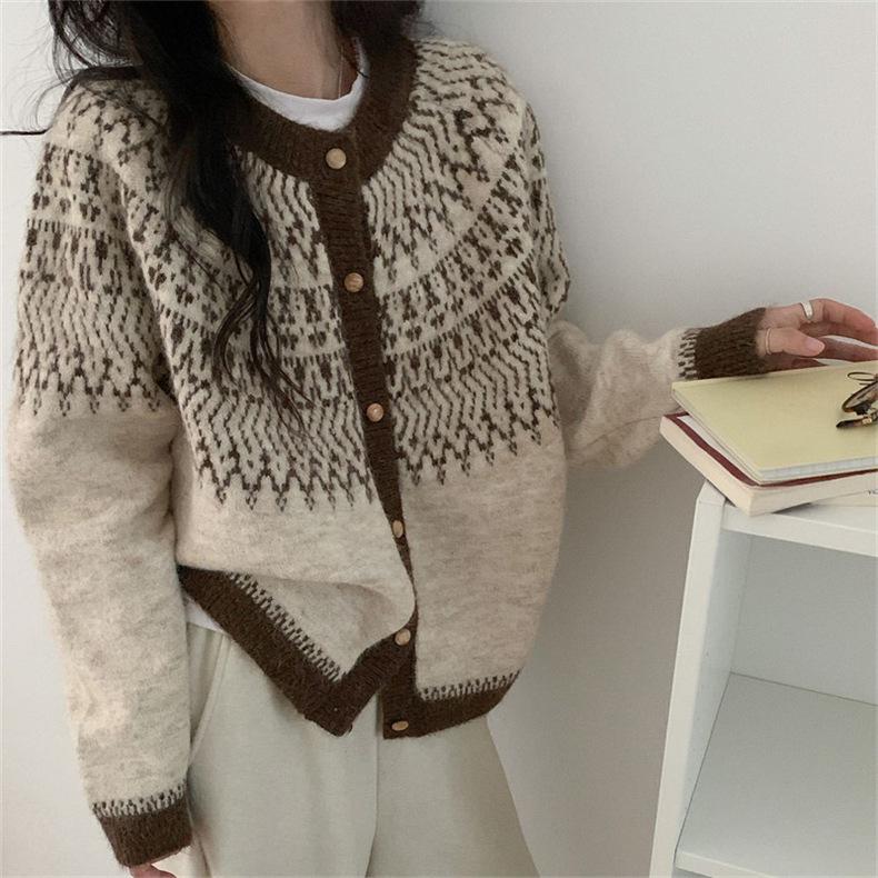 Женский ретро вязаный кардиган-пальто в стиле Fair Isle - Корейский стиль, Мягкий и плотный для осени/зимы, Свободный, но стройнящий крой.