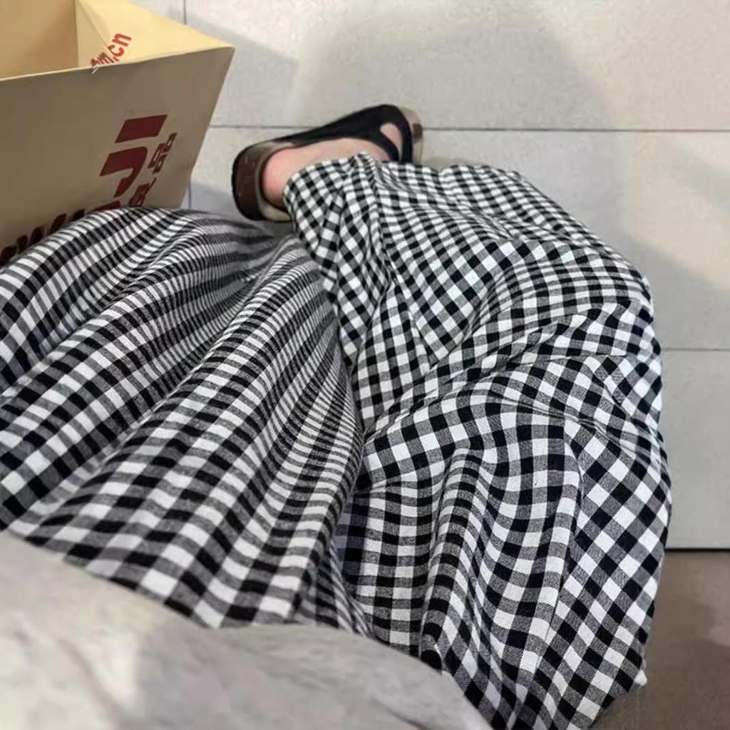 Women's Black & White Plaid High-Waisted Slimming Cotton-Linen Pants, Summer 2025 Style, Petite Nine-Point Length.