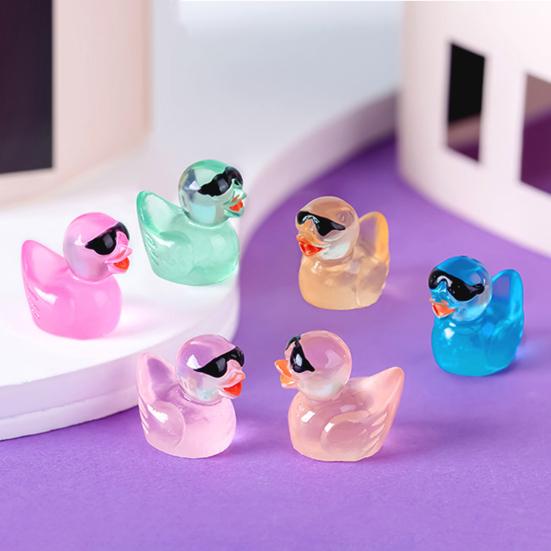 100Pcs Mini Sunglasses Duck Figurine Luminous Miniature Cartoon Duck Ornament DIY Microlandscape Fairy Garden Animal Resin Statue Decoration