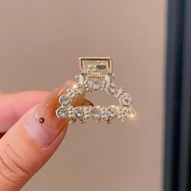 2025 Жемчужная заколка-краб для волос для женщин - Элегантный осенне-зимний аксессуар для волос для челки и боковых укладок