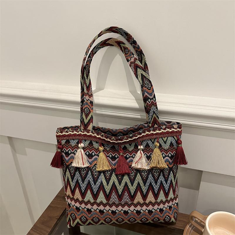 Artistic Chinese Style Woven Underarm Bag With Dual Straps For Office And Travel