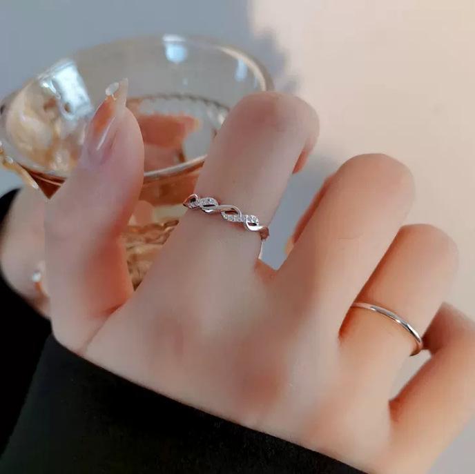 Korean-Style Open Pearl Ring: Retro, Light Luxury Design