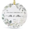 Наш Первый Рождественский Орнамент Женатых 2025, Свадебные Подарки для Пар Уникальное Украшение, Первый Год Новобрачных Мистер и Миссис Подвеска 2.9" Керамическая Круглая