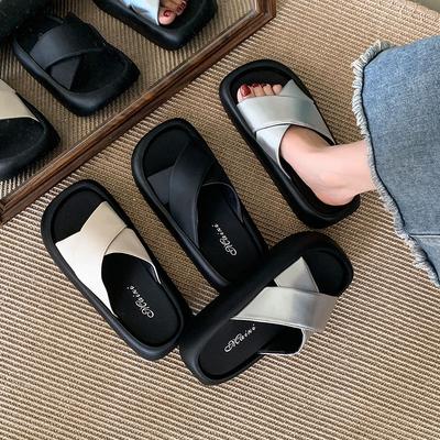 Женская обувь – Шлепанцы и вьетнамки