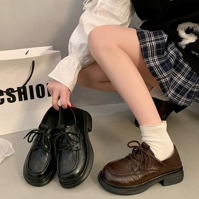 Кожаные мокасины женские весна-осень 2025 года новые коричневые туфли на толстом каблуке со шнуровкой британские туфли на платформе маленькие кожаные туфли пользуются популярностью