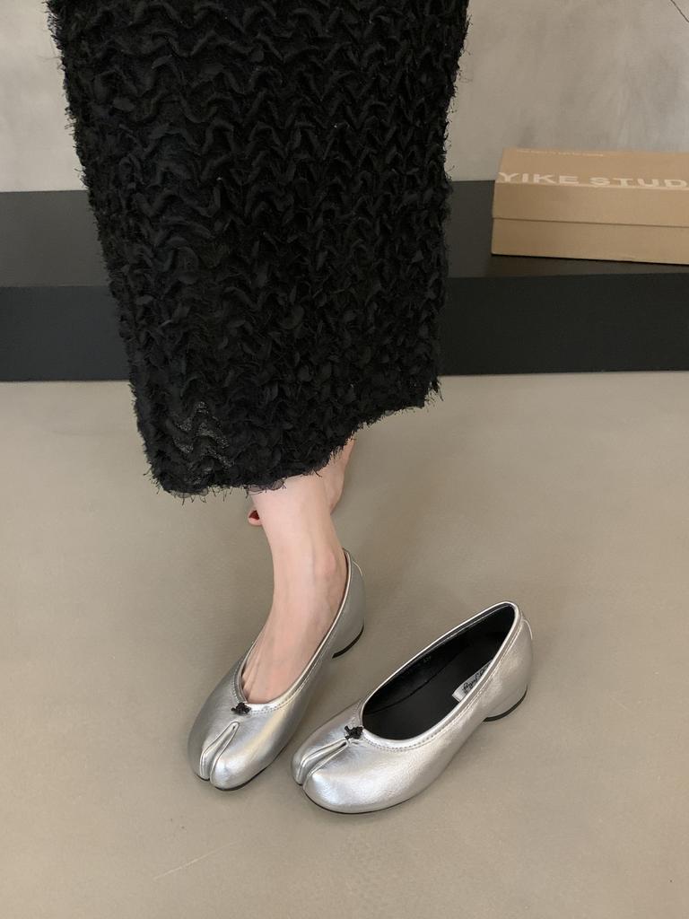 Heel Height 3.5cm~ Retro Thick Heel Split-toed Pig's Trotter Shoes Women's 2025 One-pedal Niche Commuter Ballet Shallow Mouth Single Shoes