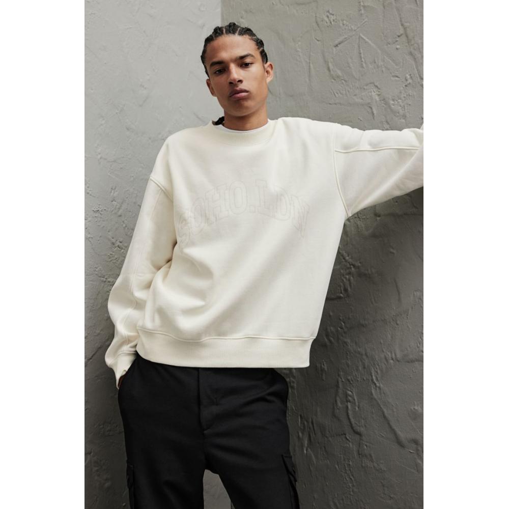 HM вышитые свитераHirt кремовые