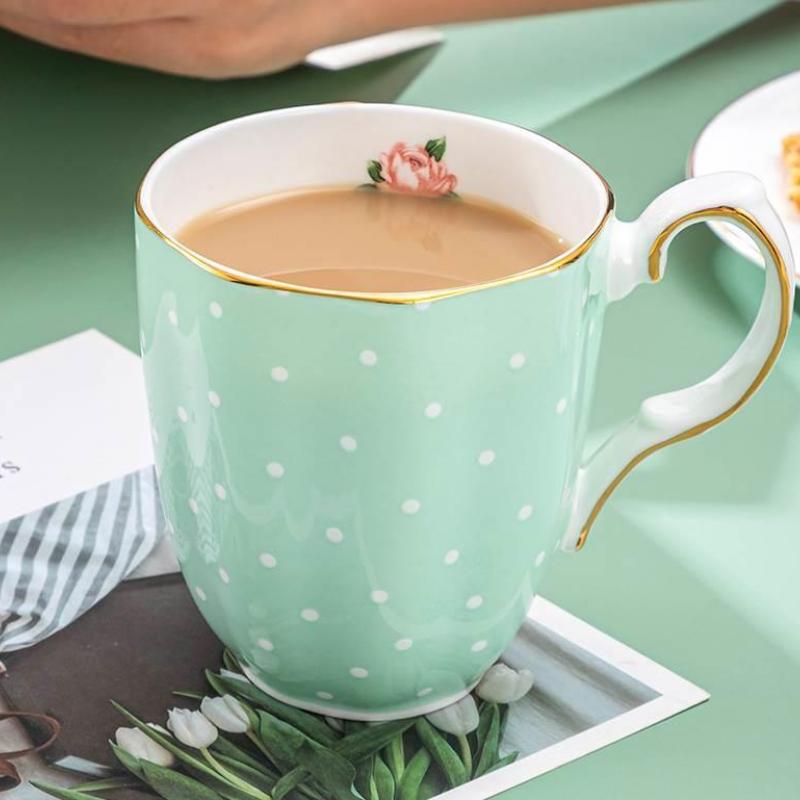 Керамическая кофейная кружка с цветочным узором, розовая и фиолетовая чашка для чая с ручной росписью и ручками, чашка для горячего питья среднего размера, 400 мл