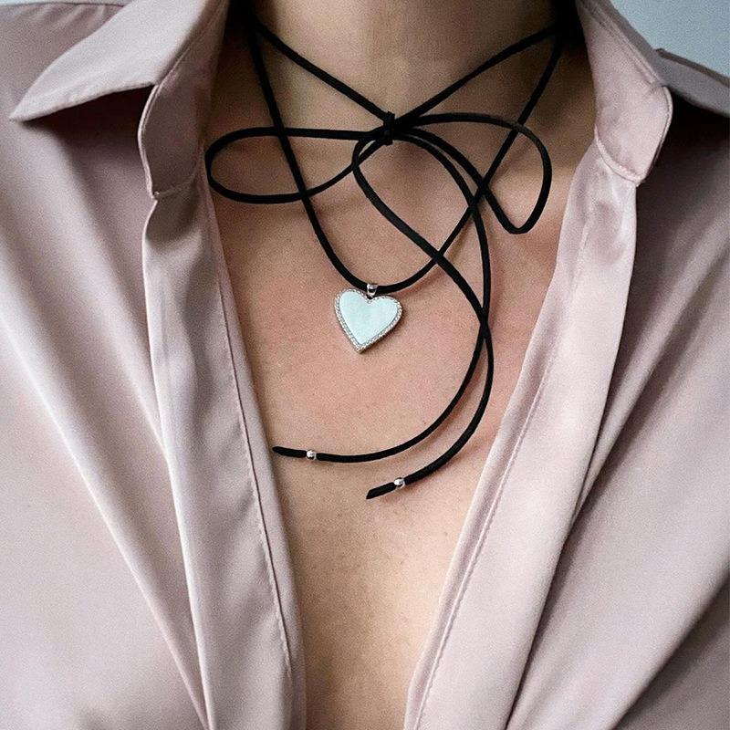 Jewelry Personalized Rope Chain Love Pendant Niche Star Butterfly Necklace Diamond Cross Necklace Women