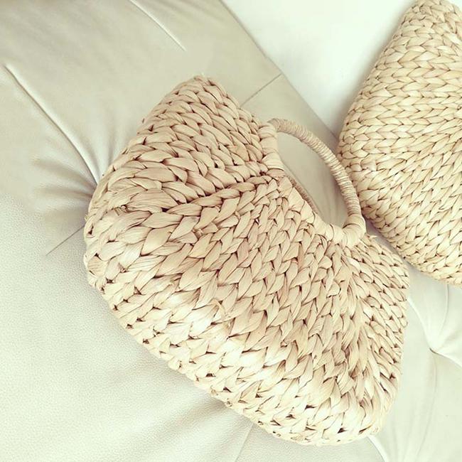 Женская соломенная сумка с круглыми ручками