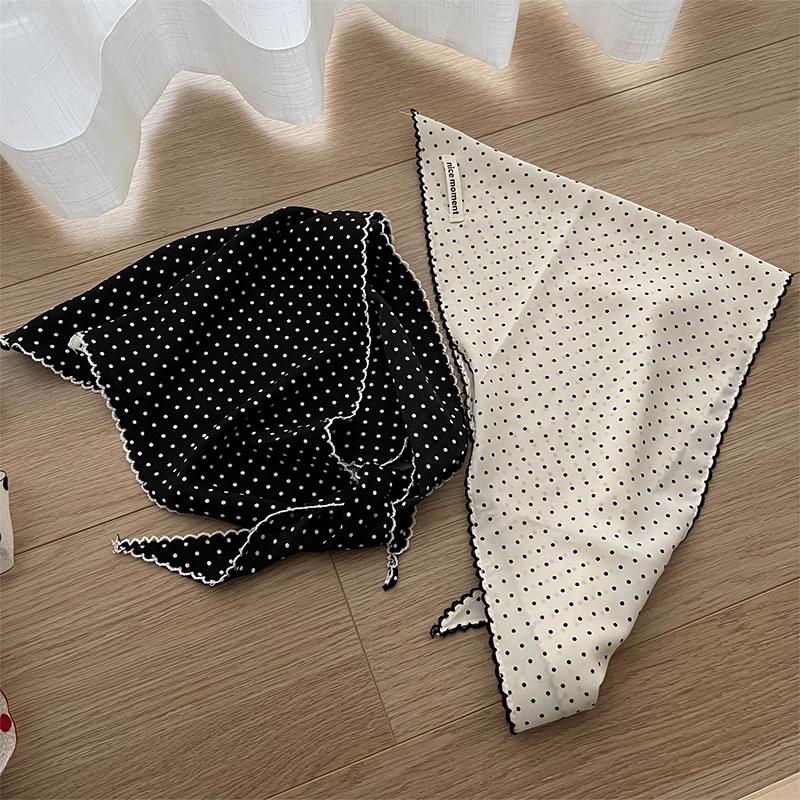 White Fabric Flower Triangle Hair Scarf Wraps Women Retro Triangle Headscarf Hat Travel Photo Headband Hair Accessories