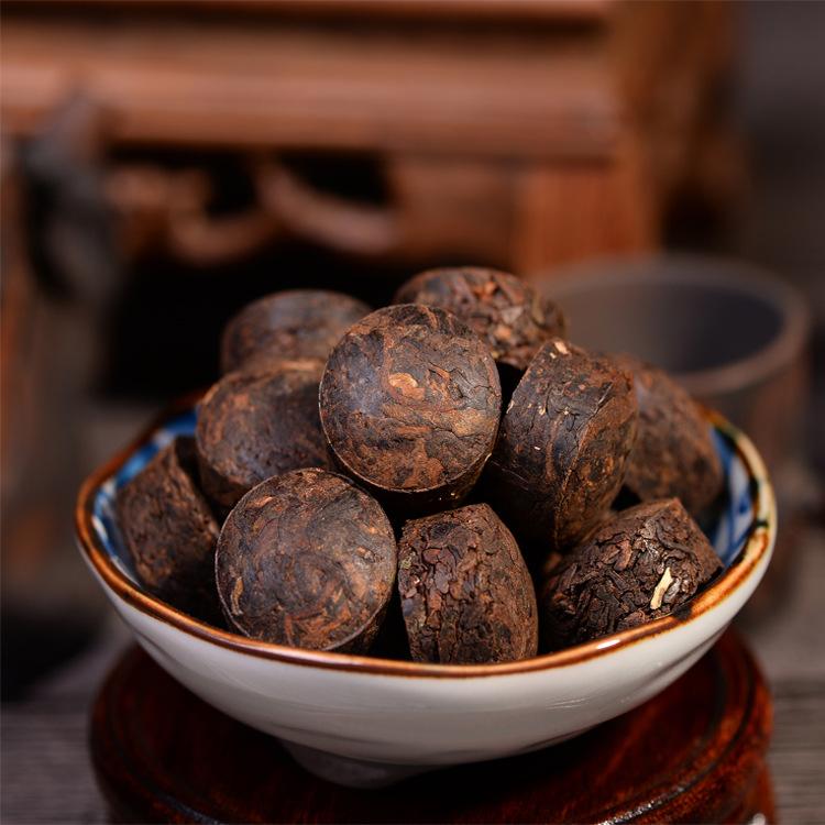 Уникальные вкусы чая: Тегуаньинь, молочный улун, хризантема, пуэр, лист лотоса, печеночный чай, черный улун, обжаренный на углях