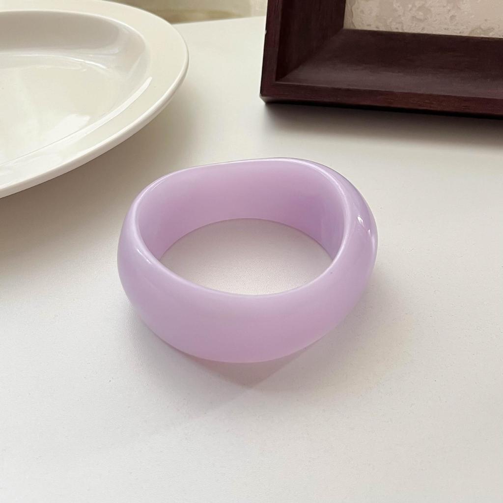 Exaggerated Irregular Geometric Resin Bracelet for Women - Fashionable Wide Bangle