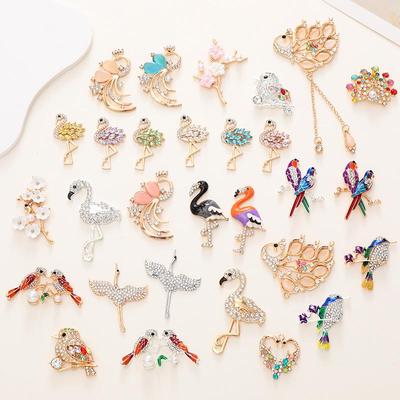 Красочные украшения с павлинами и фламинго: Кристальные цветы и шармы для обуви в виде маленьких птичек