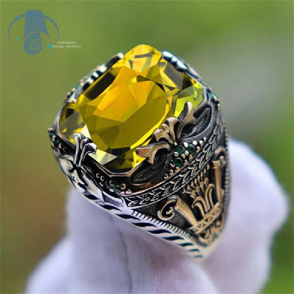 Vintage Retro Mens High End Bold Statement Finger Ring Luxury for Banquet Party Unique Masculine Chic Classic Grand Jewelry Gift