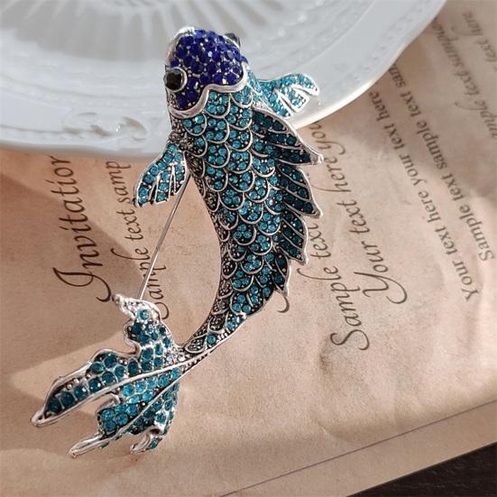 Женская брошь в форме рыбы со стразами, декоративная, противоскользящая, износостойкая, для пальто, воротника, шапки, шарфа